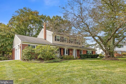 5905 Carriage Cir, Wilmington, DE 19807-1201