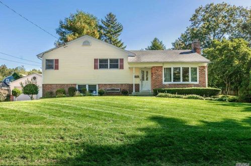 3 Mohegan Pl, Huntington Station, NY 11746-2015