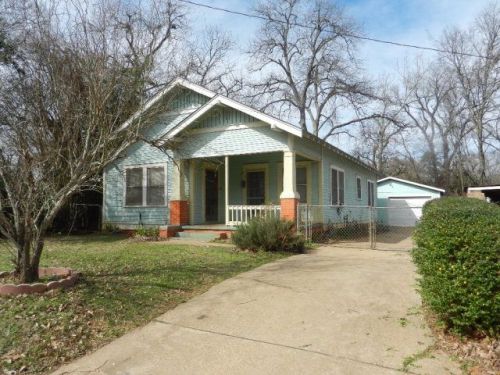 721 Kolstad St, Palestine, TX 75801-8227