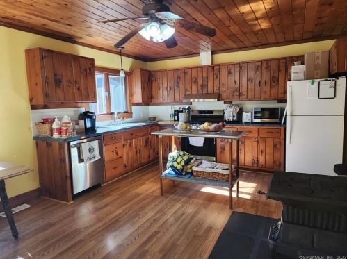 328 Sterling Rd, North Sterling, CT 06377-2015
