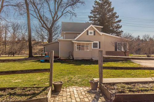 4301 Campbell Trce, Chenequa WI  53029-8846 exterior