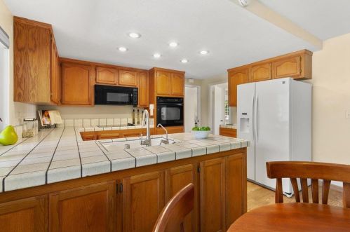 4400 Calle De Farrar, San Jose CA  95118-1909 exterior