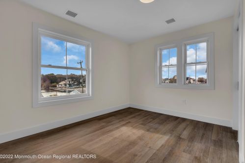 1217 Niihau Dr, Lacey NJ  08731-4702 exterior