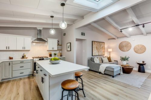 774 Lakewood Dr, Sunnyvale CA  94089-2505 exterior