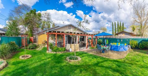 616 Q St, Rio Linda CA  95673-1427 exterior