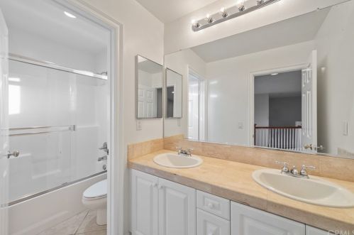 33260 Embassy Ave, Temecula CA  92592-1362 exterior