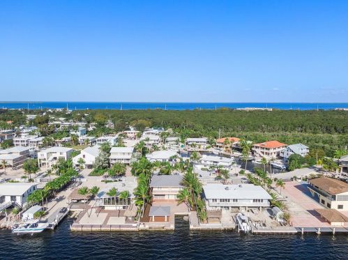 632 Island Dr, Key Largo FL  33037-4808 exterior