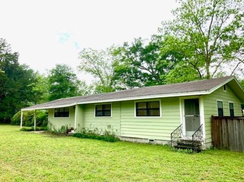 95 Rose Cir, Defuniak Springs, FL 32433-9007
