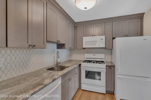 1110 Lilly Ln, Jackson Twp NJ  08527-4142 exterior