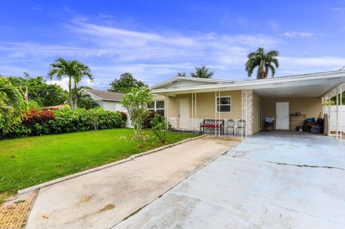 5396 Carolina Ave, Naples, FL 34113-8735