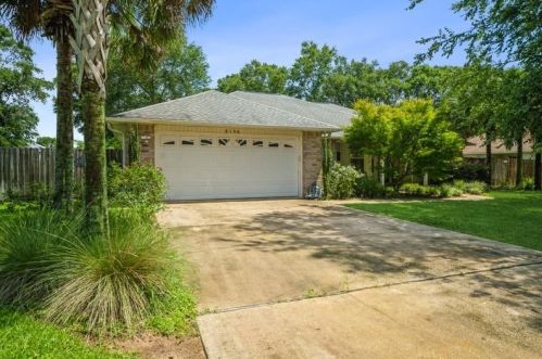 6156 Red Tail Dr, Milton, FL 32570-5015