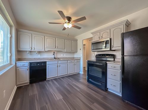 7131 Manderlay Dr, Florence KY  41042-2623 exterior