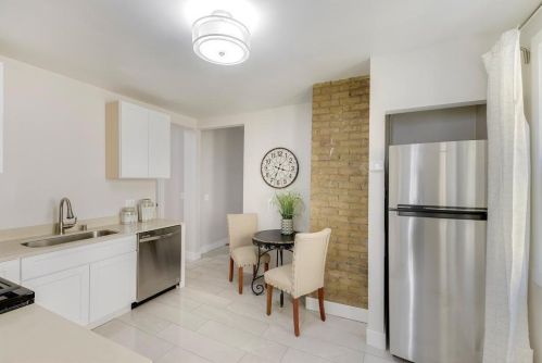 2549 Aldrich Ave, Minneapolis MN 55405-2925 exterior