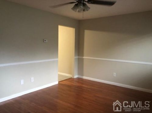 1329 Cricket Ln, Woodbridge, NJ 07095-4402