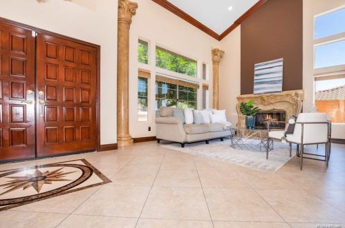 2287 Monarch Ridge Cir, El Cajon CA  92019-3877 exterior