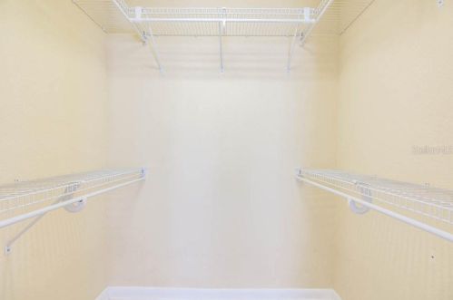 87 16th St, Saint Petersburg FL  33705-1600 exterior