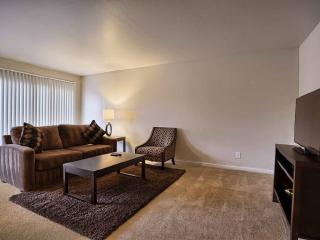 100-166 Escuela Ave, Mountain View CA  94040-1811 exterior