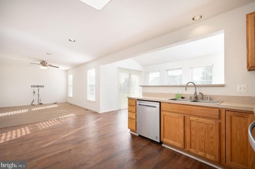 216 Shetland Dr, New Castle DE  19720-8832 exterior