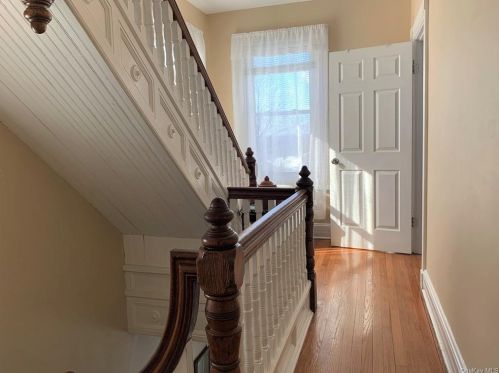 4 Stone Ave, Crotonville NY  10562-3707 exterior