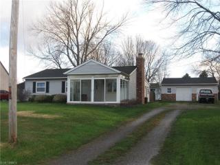 9905 Center St, Drakesburg, OH 44288-1038