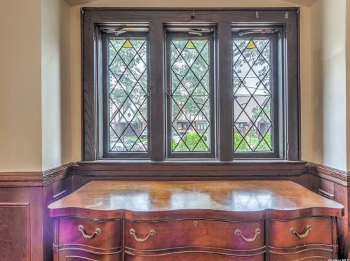 20 Marshall Ave, Floral Park NY  11001-3201 exterior