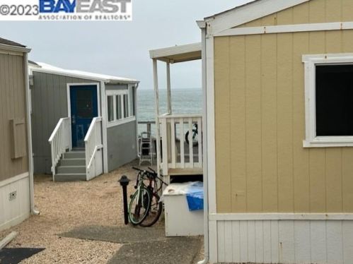 321 3rd Ave, Pacifica CA  94044-2204 exterior