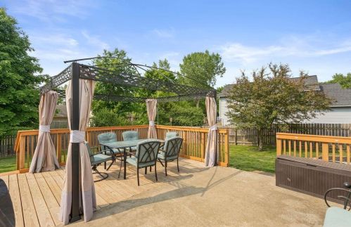 2339 Royal Creek Ct, Darbydale OH  43123-1241 exterior