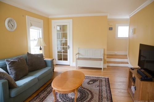 819 Cleveland Ave, Bridgeport CT 06606-5289 exterior