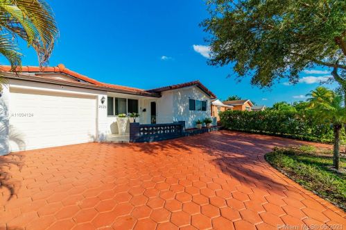 2121 54th Ave, Hollywood FL  33021-3315 exterior