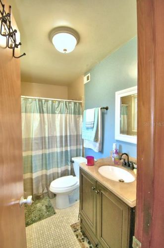 1221 Edgewater Dr, Lakeland FL  33805-4700 exterior