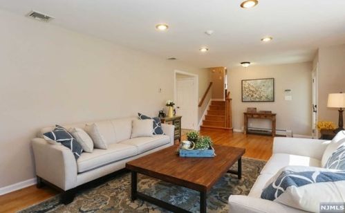 1 Cedar Ct, Closter NJ  07624-1012 exterior