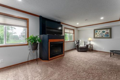 44 Bristol Ct, Hudson WI  54016-7773 exterior