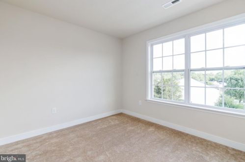 1010 Wicklow Dr, Fredericksburg VA  22401-2722 exterior