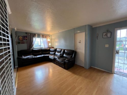 6241 Bromley Ave, Oakland CA  94621-3847 exterior