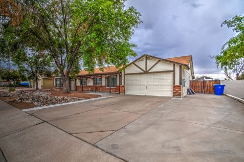 7037 Gary St, Mesa, AZ 85207-3700