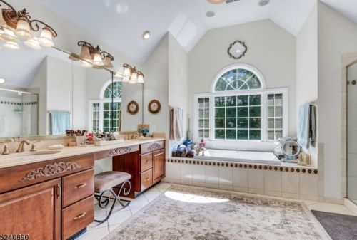 22 Fieldview Dr, Sparta NJ  07871-2744 exterior