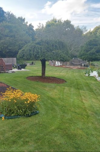 8 Canter Ct, Nashua NH  03063-2929 exterior