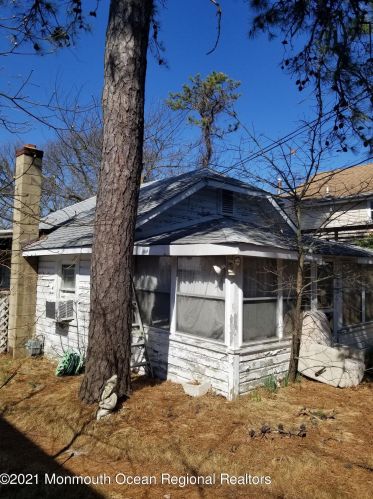 552 Princeton Ave, Bricktown, NJ 08724-4865