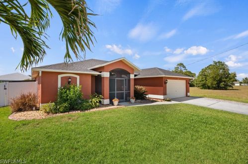 3042 3rd Pl, Cape Coral, FL 33993-6712