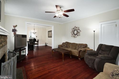 2828 Old Welsh Rd, Willow Grove PA  19090-3936 exterior