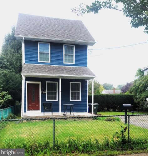 709 Cinnaminson St, Riverton, NJ 08077-1728