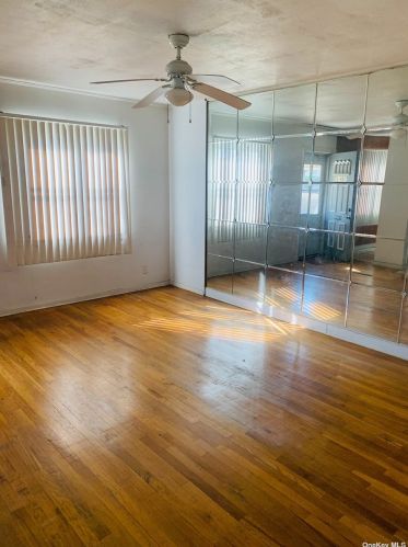 189-07 120th Ave, Jamaica, NY 11412-2916