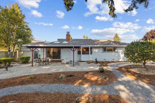 2612 Tamarisk Ct, Santa Rosa CA  95405-8413 exterior