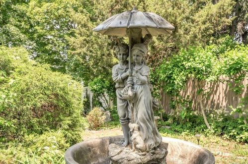 47 Malcolm St, Crotonville NY  10562-3241 exterior