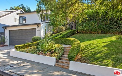 11704 Sunshine Ter, North Hollywood, CA 91604-3840