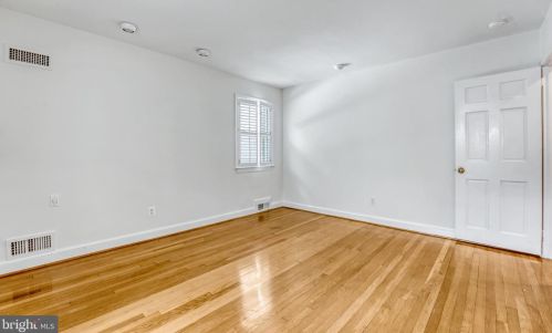 3073 Cleveland Ave, Washington DC 20008-3450 exterior