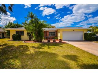 220 Gatewood Dr, Largo, FL 33770-2919