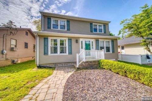 40 Hackensack Ave, Harrington Park, NJ 07640-1315