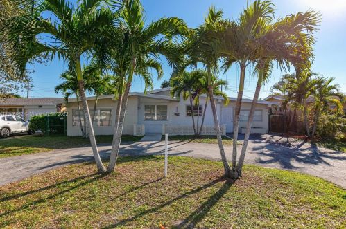 8440 15th Ct, Hollywood, FL 33024-4943