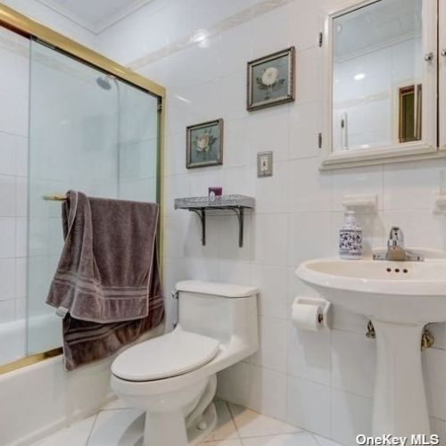 64 Birch St, Lake Grove NY  11755-2743 exterior